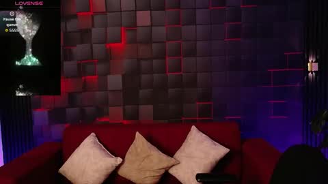 tiffanycherry_ online show from 05-07-26, 08:14