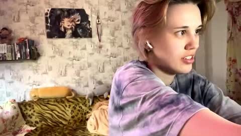 Snapshot of tiffanydziewanowski chatting on 04-12-26, 02:00 Tiffany online show from 04-12-26, 02:00