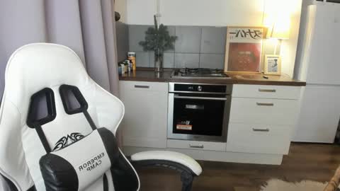  Tiffany  online show from 01-16-25, 05:42