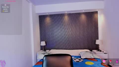 Snapshot of tiffanyhoustton chatting on 03-25-26, 12:00 tiffanyhoustton online show from 03-25-26, 12:00