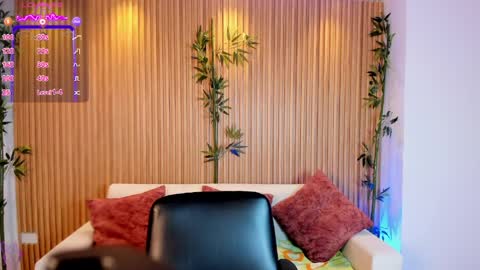 Snapshot of tiffanyhoustton chatting on 04-01-26, 12:17 tiffanyhoustton online show from 04-01-26, 12:17