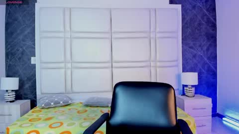 Snapshot of tiffanyhoustton chatting on 04-23-26, 11:53 tiffanyhoustton online show from 04-23-26, 11:53
