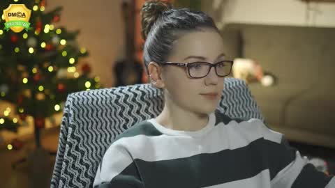 tiffanyriox online show from 12-04-25, 12:53