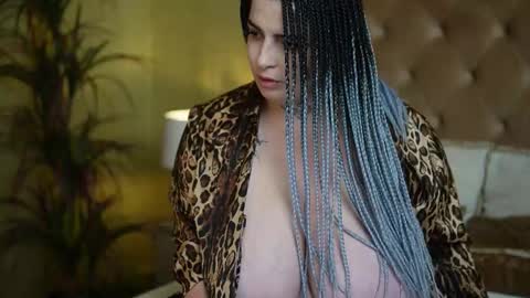  Tiffany  online show from 10-05-25, 07:34