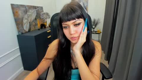 tiffanyyoun online show from 04-17-26, 12:19