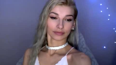 Snapshot of tigerblooood chatting on 03-19-26, 11:42 Ask me online show from 03-19-26, 11:42