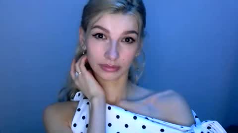 Snapshot of tigerblooood chatting on 05-09-26, 09:42 Ask me online show from 05-09-26, 09:42