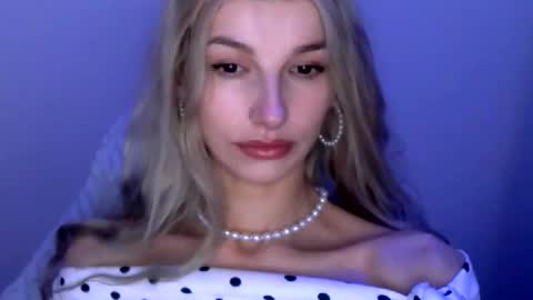 Snapshot of tigerblooood chatting on 05-10-26, 11:10 Ask me online show from 05-10-26, 11:10