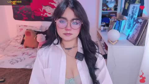 Snapshot of tigerlily__1 chatting on 06-18-26, 01:59 Lilith online show from 06-18-26, 01:59