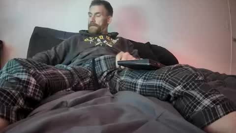 Tiggity23 come stroke my 9 cock with ne online show from 05-28-26, 12:57