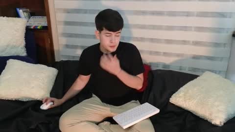 Camilo online show from 03-15-26, 03:23