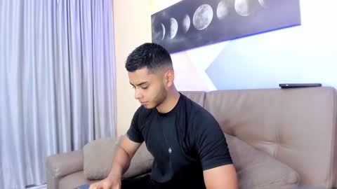 Snapshot of tiler_price chatting on 12-30-24, 07:21 Tyler online show from 12-30-24, 07:21