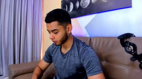 Snapshot of tiler_price chatting on 01-04-25, 07:34 Tyler online show from 01-04-25, 07:34