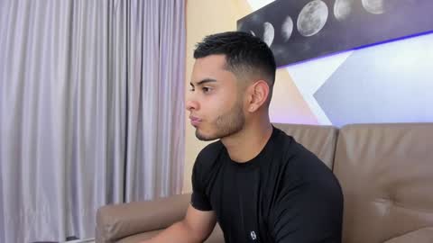 Snapshot of tiler_price chatting on 01-07-25, 07:49 Tyler online show from 01-07-25, 07:49