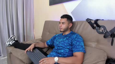 Snapshot of tiler_price chatting on 01-31-25, 07:51 Tyler online show from 01-31-25, 07:51