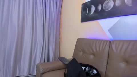 Snapshot of tiler_price chatting on 03-07-25, 05:40 Tyler online show from 03-07-25, 05:40