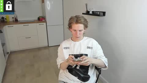 Snapshot of tim_milll chatting on 10-12-25, 09:36 Tim online show from 10-12-25, 09:36