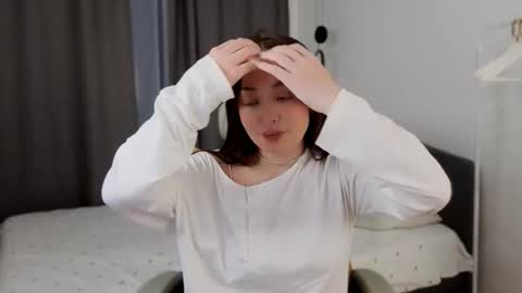 Mia online show from 03-03-26, 02:23