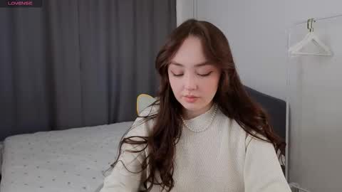 Mia online show from 03-06-26, 01:29