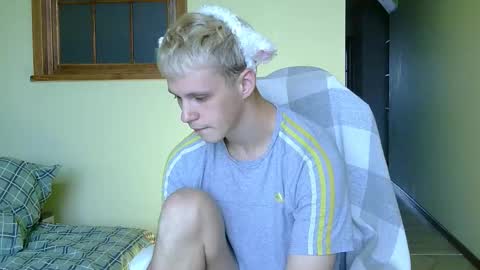 Snapshot of timkinky chatting on 10-31-25, 06:25 Tim WhiteS online show from 10-31-25, 06:25