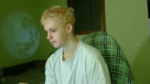 Snapshot of timkinky chatting on 11-24-25, 09:42 Tim WhiteS online show from 11-24-25, 09:42