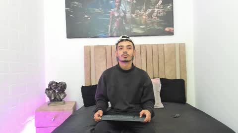 Snapshot of timothe_evans chatting on 11-04-25, 04:22 Evans online show from 11-04-25, 04:22