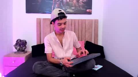 Snapshot of timothe_evans chatting on 11-15-25, 09:21 Evans online show from 11-15-25, 09:21