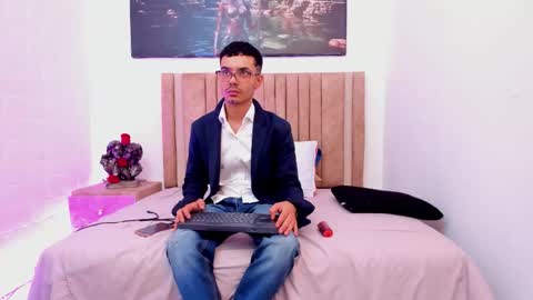 Snapshot of timothe_evans chatting on 11-20-25, 08:30 Evans online show from 11-20-25, 08:30