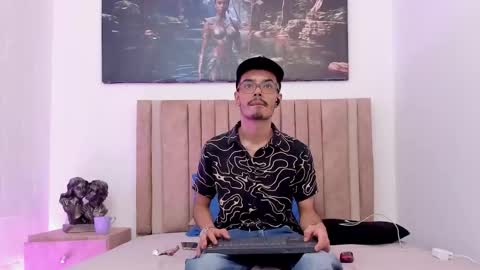 Snapshot of timothe_evans chatting on 12-04-25, 04:00 Evans online show from 12-04-25, 04:00