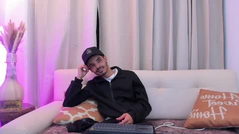 Snapshot of timothe_evans chatting on 02-01-26, 04:11 Evans online show from 02-01-26, 04:11