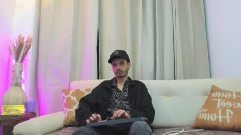 Snapshot of timothe_evans chatting on 02-04-26, 02:39 Evans online show from 02-04-26, 02:39
