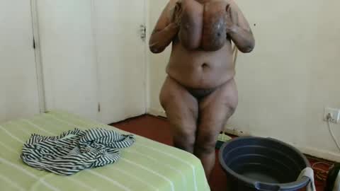 Snapshot of tinagiant chatting on 01-16-25, 08:00 tinagiant online show from 01-16-25, 08:00