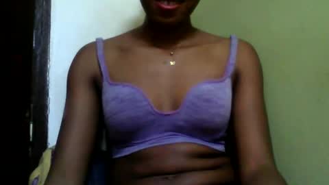 Snapshot of tinah235702 chatting on 11-13-25, 07:29 tinah235702 online show from 11-13-25, 07:29