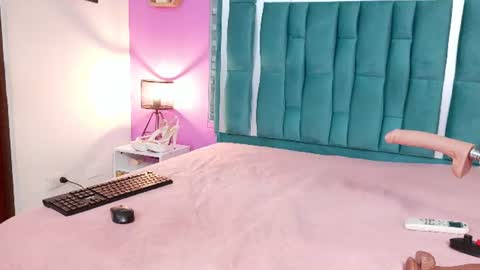 Snapshot of tinajones20 chatting on 06-10-26, 09:57 Tina online show from 06-10-26, 09:57