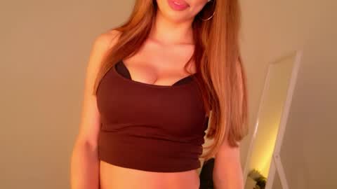 Snapshot of tinapie chatting on 05-19-26, 01:39 Tina online show from 05-19-26, 01:39