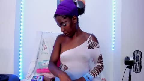 tinas_smith online show from 04-30-26, 06:58