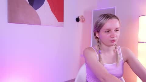 tinasiner online show from 11-04-25, 02:49