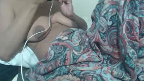 Snapshot of tinaxxxpetite chatting on 06-10-26, 03:39 Tina online show from 06-10-26, 03:39