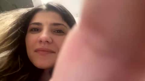 Snapshot of tinna21 chatting on 04-01-26, 01:41 tinna21 online show from 04-01-26, 01:41