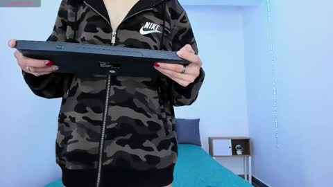 TINNY AND CANDY online show from 09-18-25, 10:06