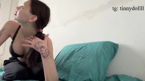 Snapshot of tinnydoll chatting on 04-30-26, 11:49 TinnyDoll online show from 04-30-26, 11:49