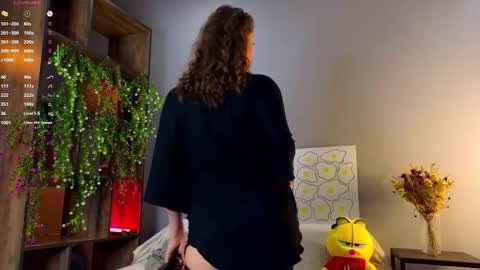 Molly online show from 11-07-25, 10:37