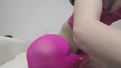 Snapshot of tinnysexygirl chatting on 02-25-25, 01:06 MissMagicLegs online show from 02-25-25, 01:06