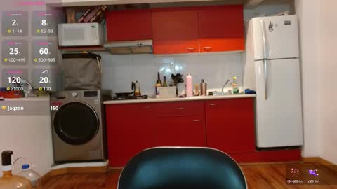 Tiny Caroline online show from 01-17-25, 12:53