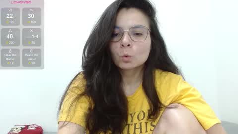 Tiny Caroline online show from 02-10-25, 06:09