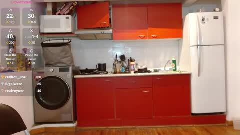 Tiny Caroline online show from 02-26-25, 10:42