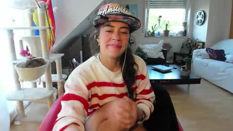 Tiny online show from 09-14-25, 06:45