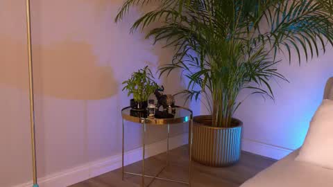 Anissa online show from 03-11-26, 03:18