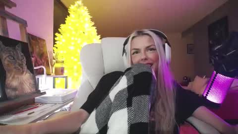 stage Kylie Sinner  brand CLITBAIT online show from 01-18-26, 08:07