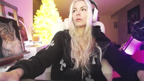 stage Kylie Sinner  brand CLITBAIT online show from 02-02-26, 10:30